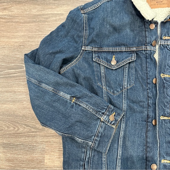 NWT Levi’s Men’s Sherpa Trucker Jacket in Television Blue sz S - Picture 5 of 10